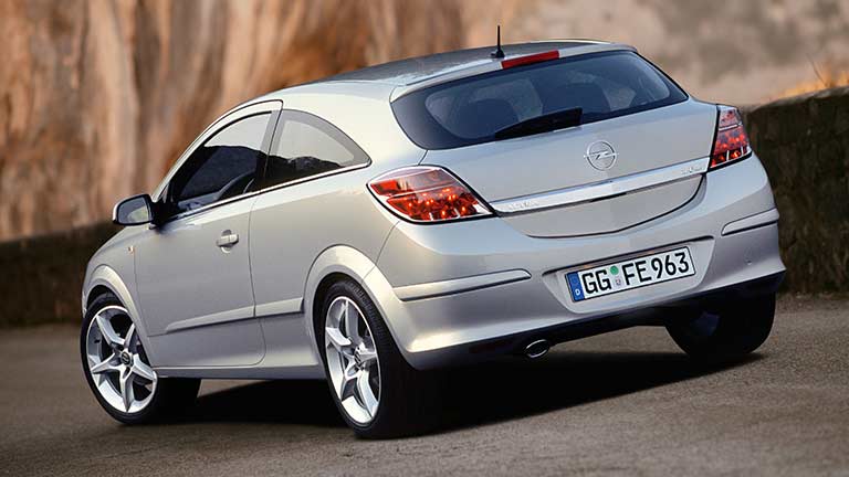 Op zoek naar over de Opel Astra GTC? vindt u gegevens, prijzen, statistieken, rijtesten en de belangrijkste vragen in één oogopslag.