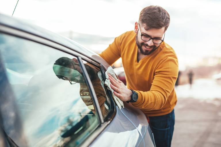 car window cleaning