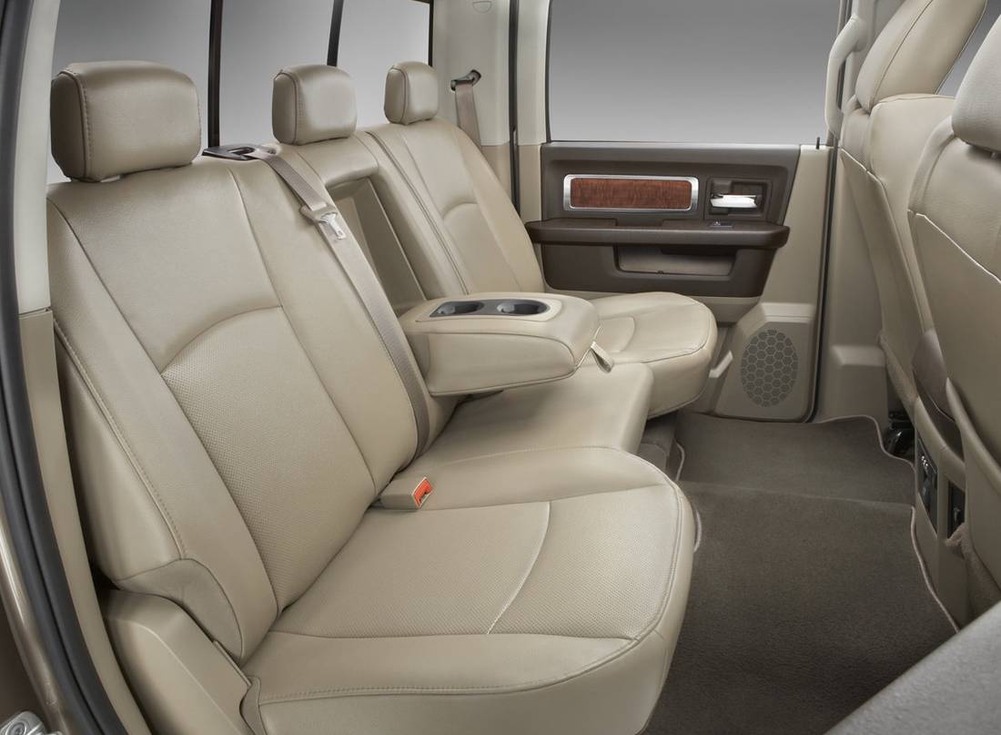 Dodge-Ram-1500-Seating