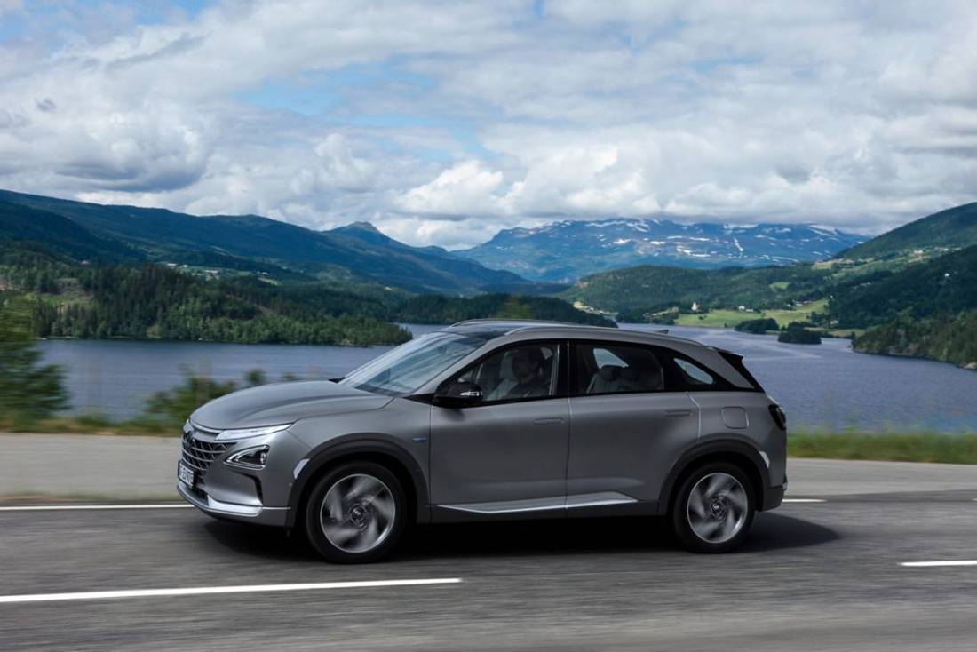 hyundai-nexo-july2018-10-exterior wid 1024