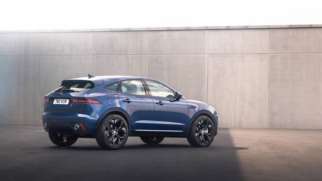 Jag_E-PACE_22MY_03_R-Dynamic_Exterior_190521_005.jpg