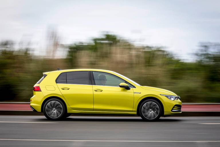 Volkswagen Golf (2023) dynamic, side view