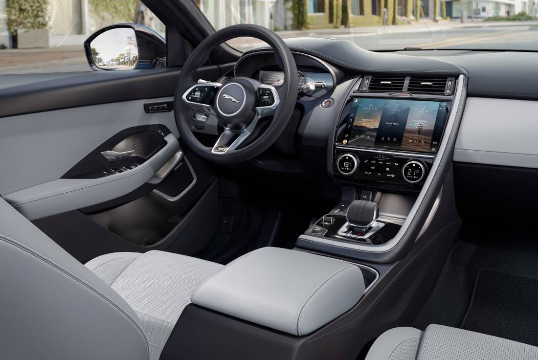 Jag_E-PACE_22MY_05_Cloud_Interior_190521_060.jpg