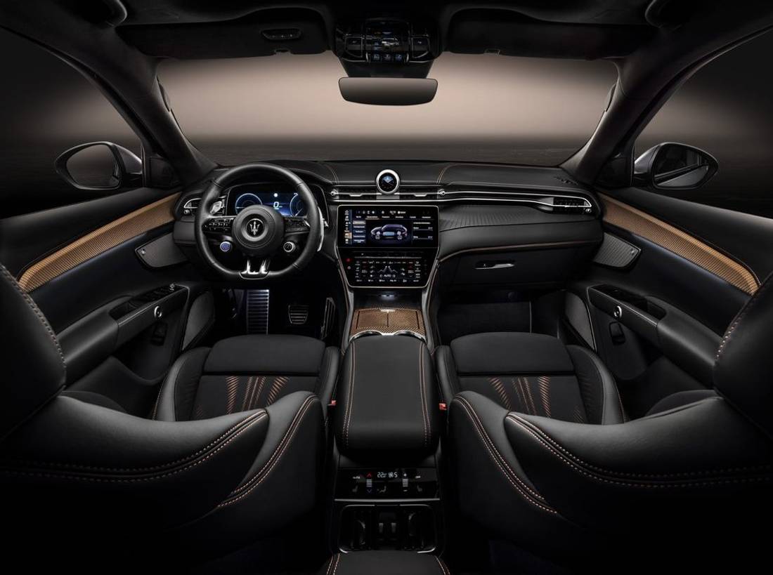 maserati-grecale-folgore-interior