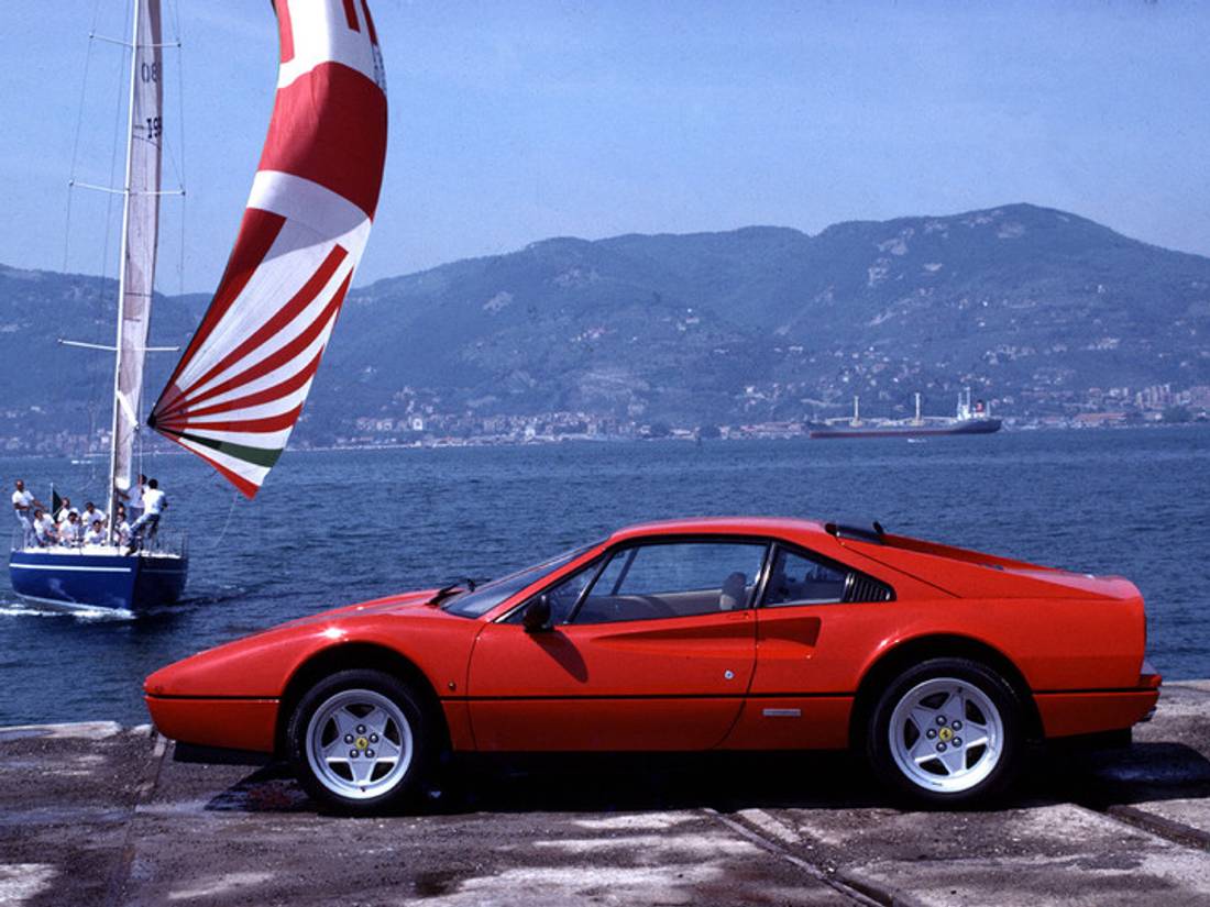 ferrari-328-side