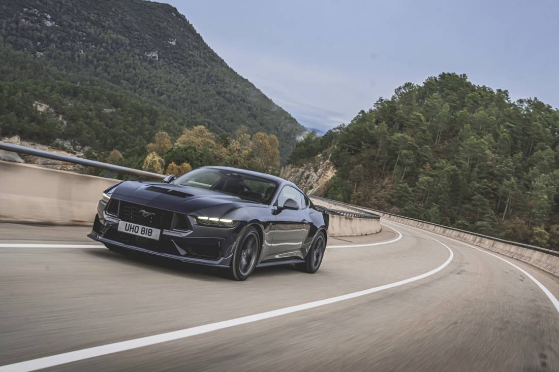 Terwijl de wereld steeds meer op stroom rijdt, behoudt deze legendarische Ford zijn V8