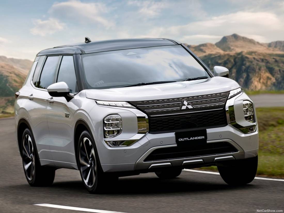 Mitsubishi-Outlander_PHEV-2022-1280-08.jpg