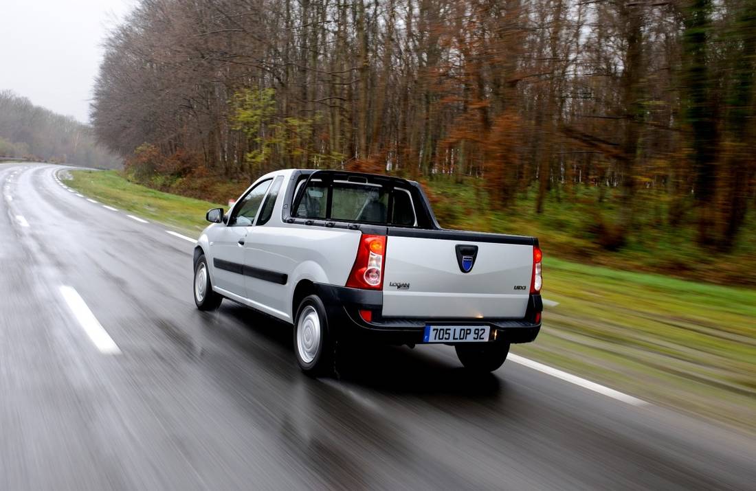 dacia-logan-pick-up-back