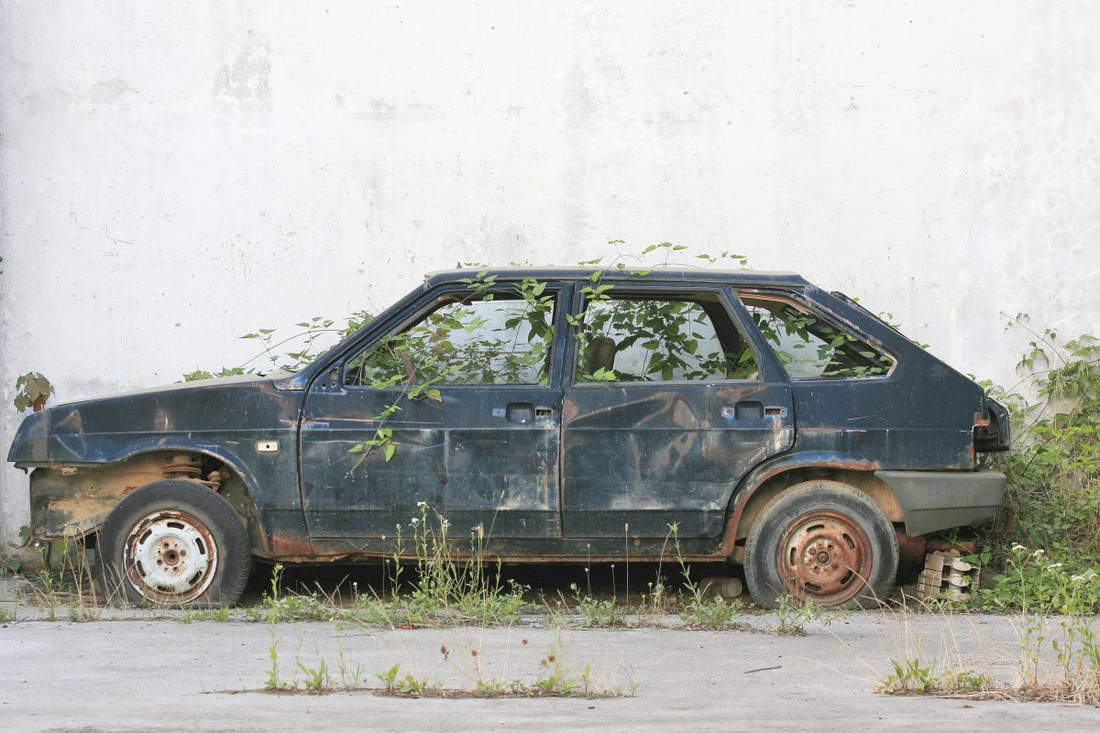 Rusty car