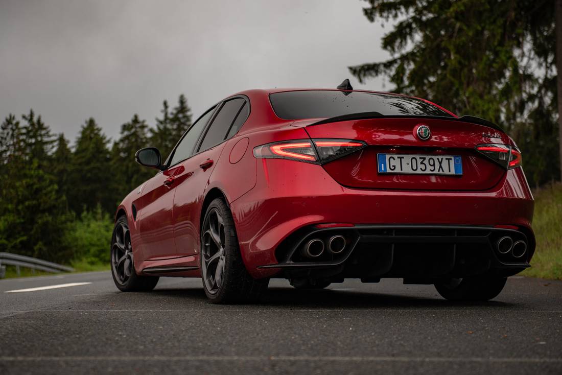 alfa-romeo-giulia-quadrifoglio-super-sport-2025-heck