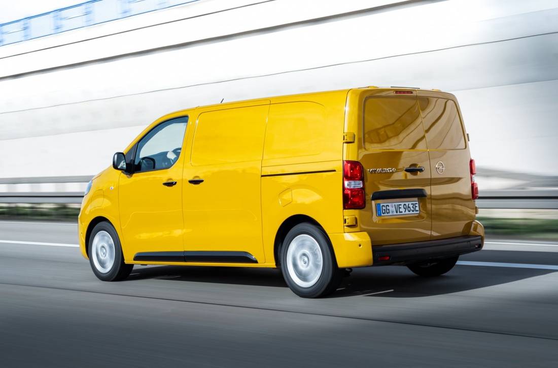 opel-vivaro-e-back