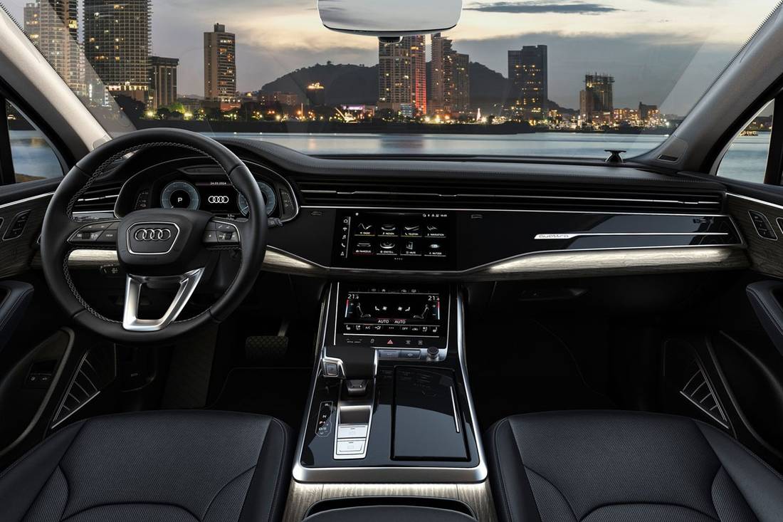 Audi-Q7-TFSI-e-quattro-2024-interior (1)