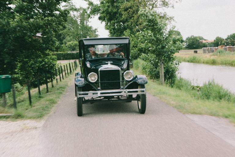 Rijden in een Ford Model T, hoe moeilijk kan het zijn?