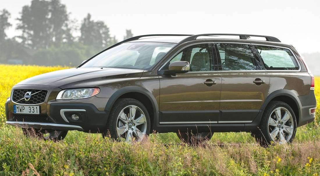 volvo-xc70-side