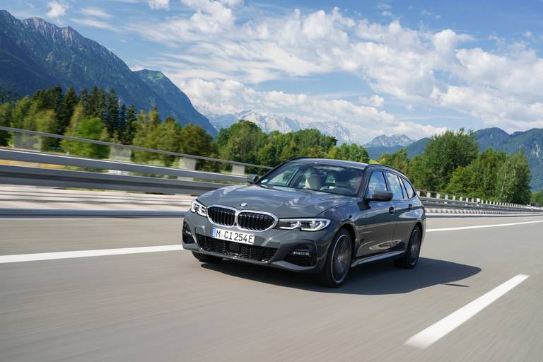 bmw 330e xdrive touring m sport 6