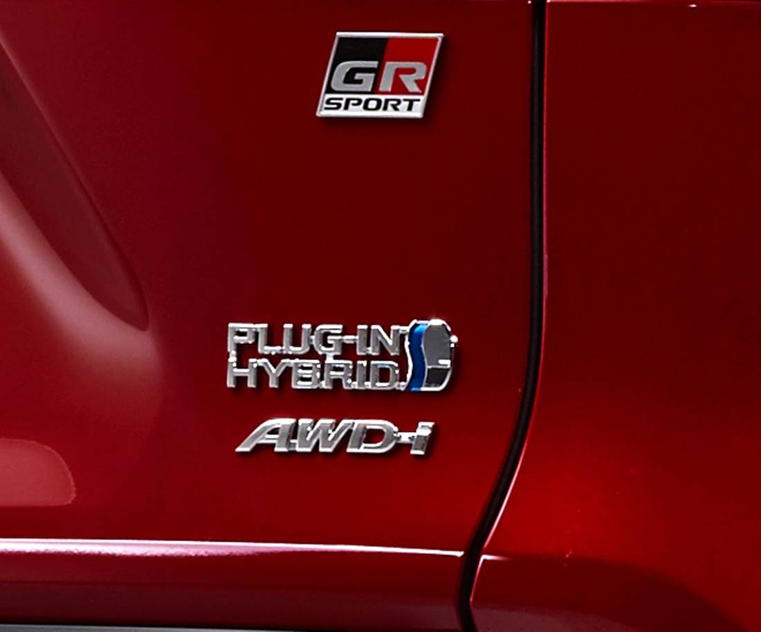 2022_RAV4__PLUG-IN_HYBRID_GRS_DET_001.jpg